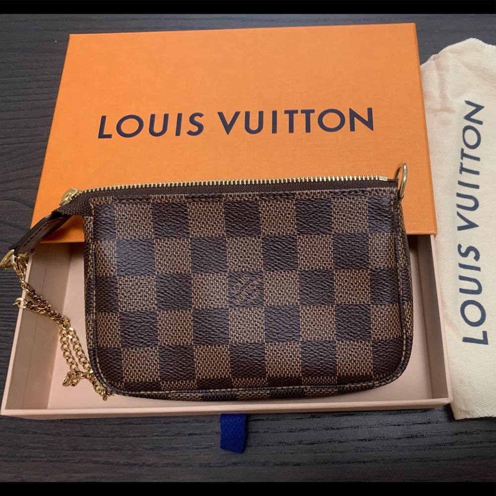 Louis Vuitton Mini Pochette Assessories DE NEW!